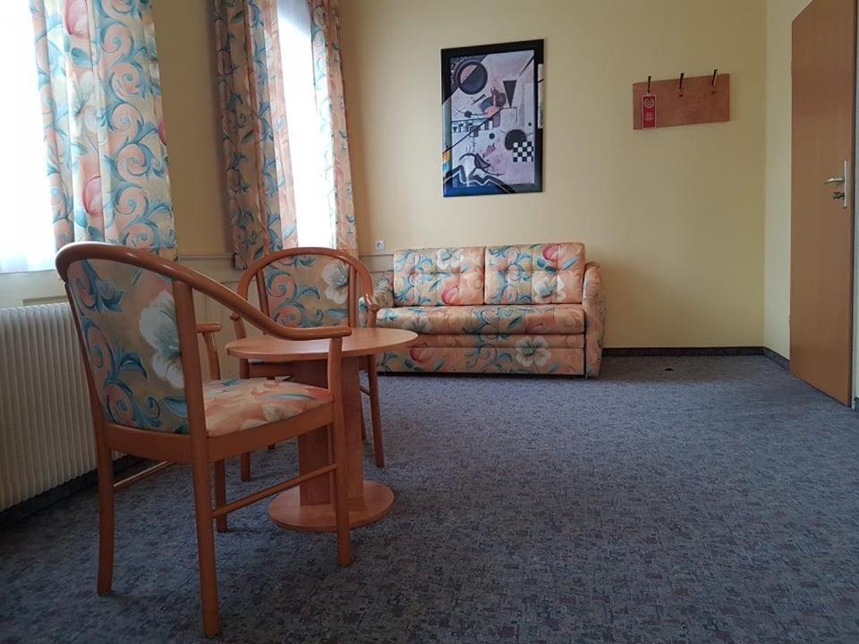 Traube Hotel Oeffingen Fellbach Eksteriør billede