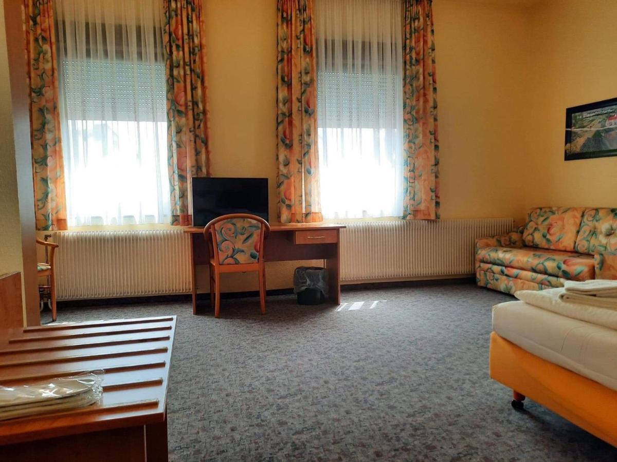 Traube Hotel Oeffingen Fellbach Eksteriør billede
